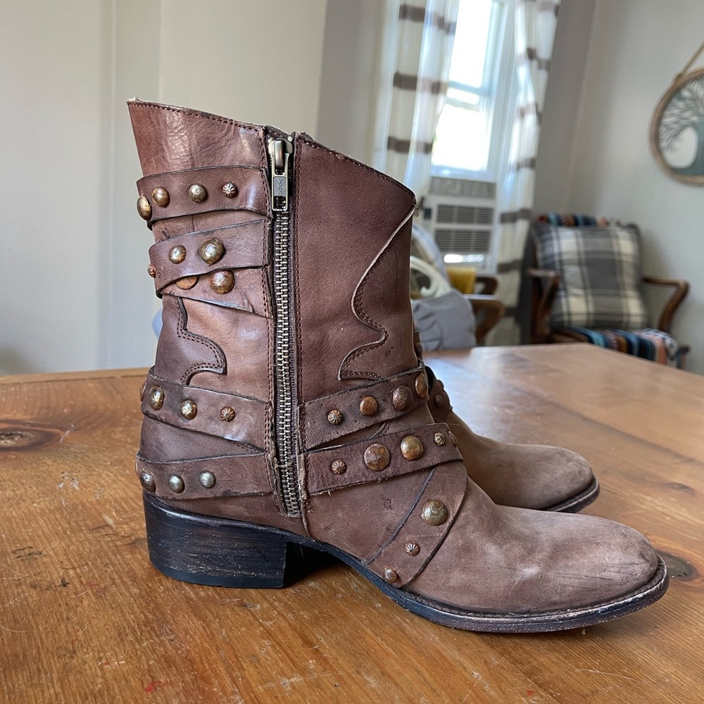 EUC Freebird by Steven “Haley” Leather Booties in Brown / Rust